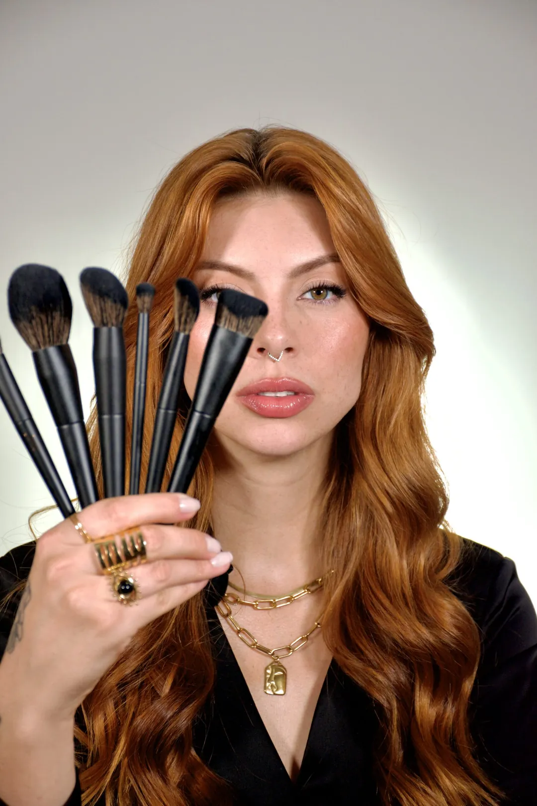 Larissa Wendler com os seus pincéis
